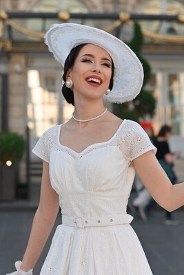 A Timeless Style Glamorous Couture Lace Hat