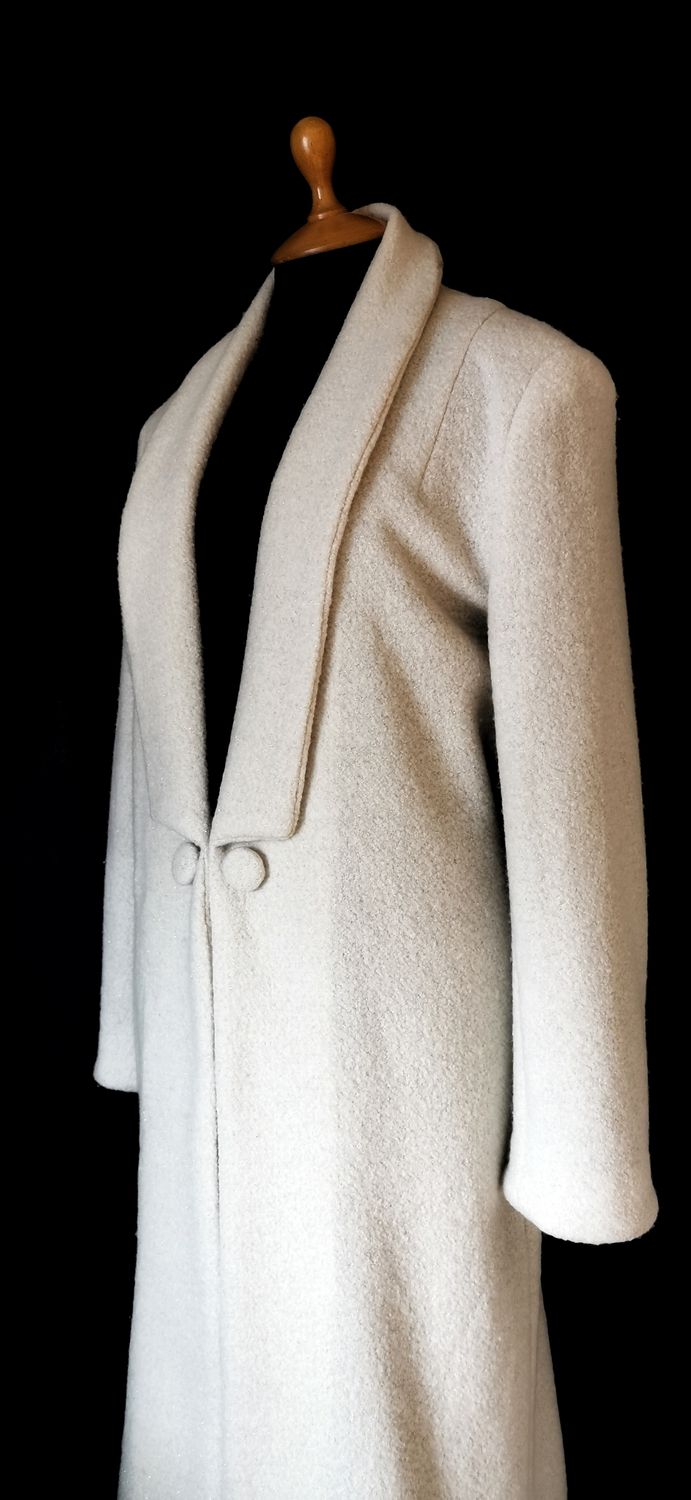 Classic Revamped Coat - Handcrafted, Made-to-Measure Luxury Coat in Wool or Cashmere Blend