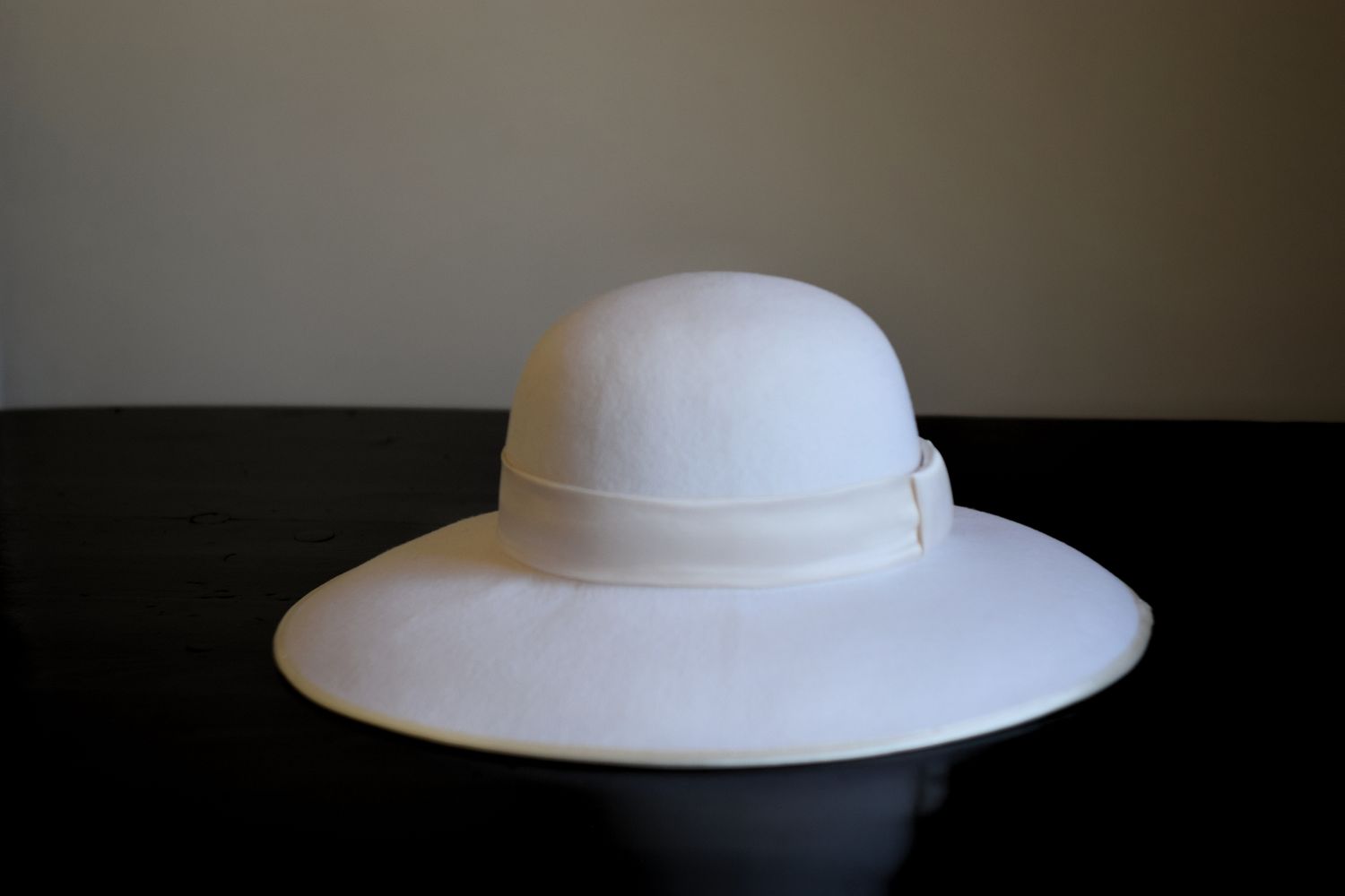 White Serenade - Luxury Wool Felt Hat with Silk Satin Ribbon