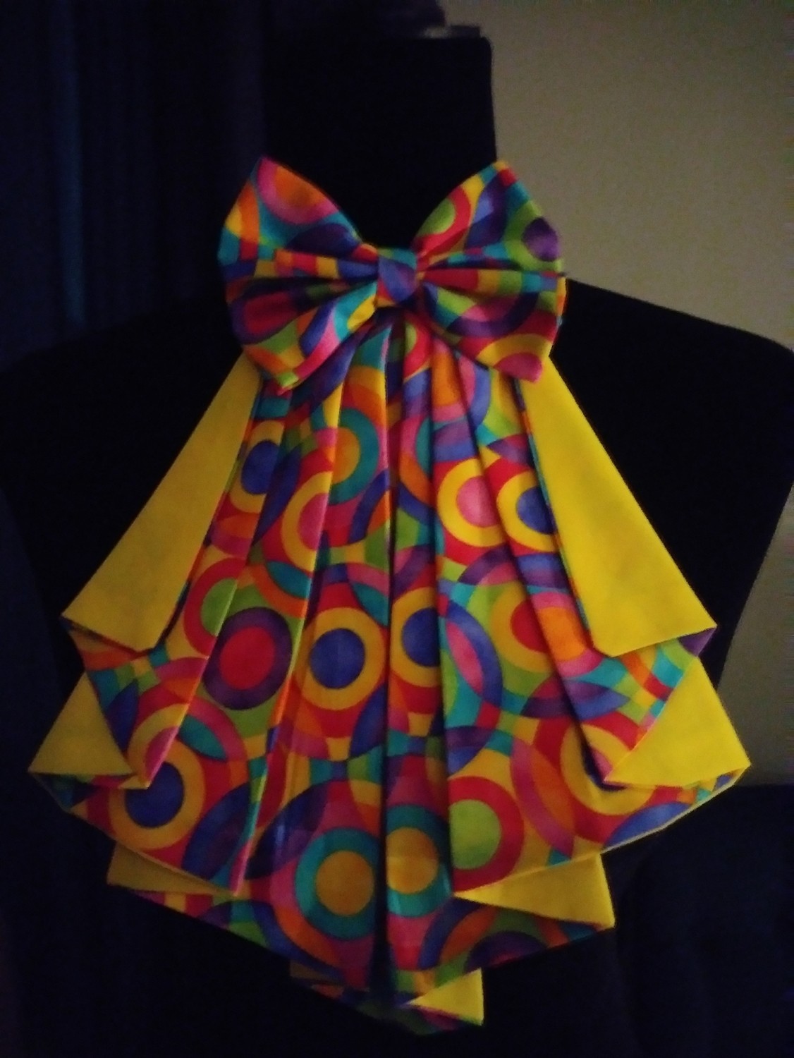 Finesse Neck Bows