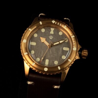 Swiss Made Bronze Dive Wristwatch 40 mm Lumicast Aletai meteorite dial C3 X1 ef 20 ATM PEARL DIVER LE