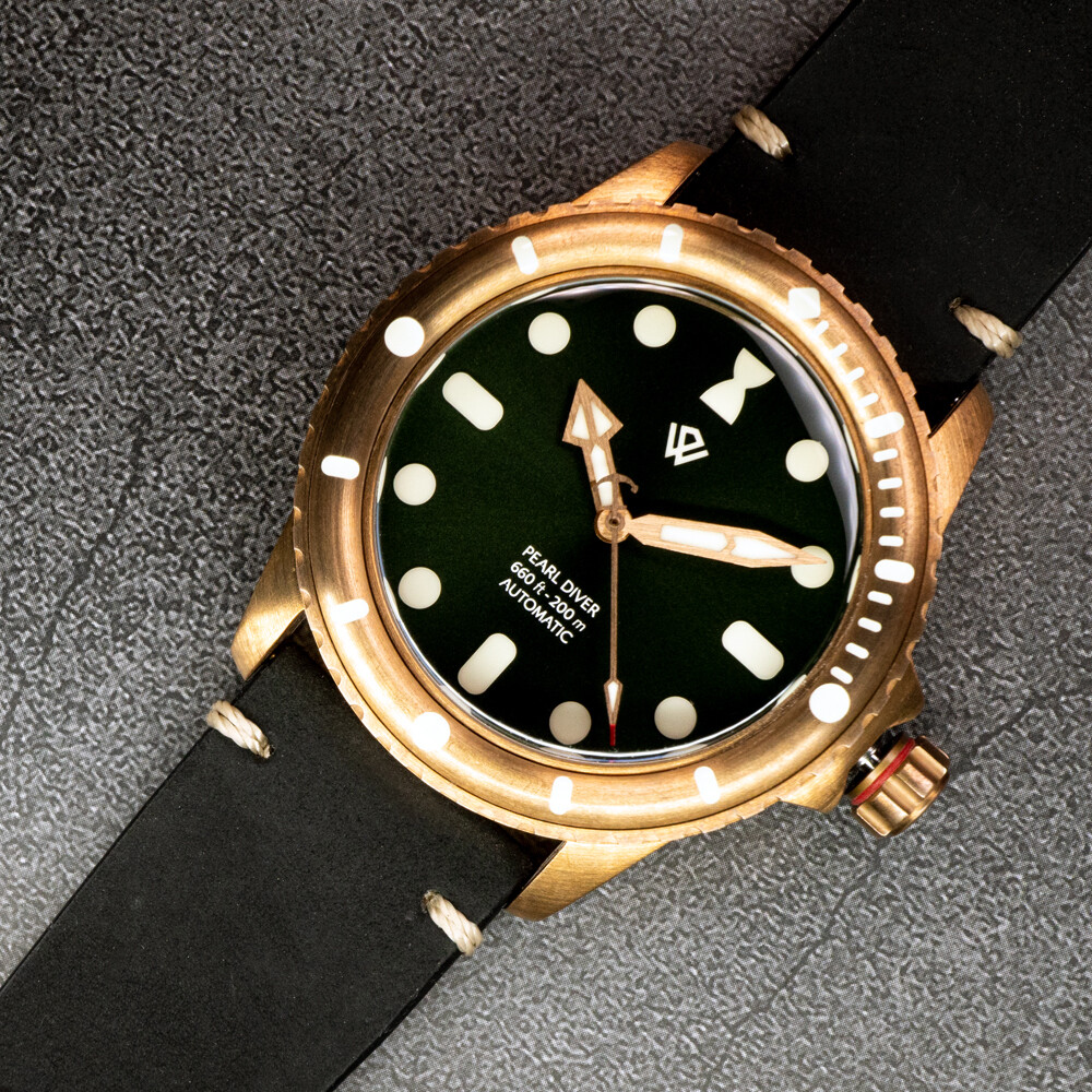 Bronze Pearl Diver High Quality watches Green dial