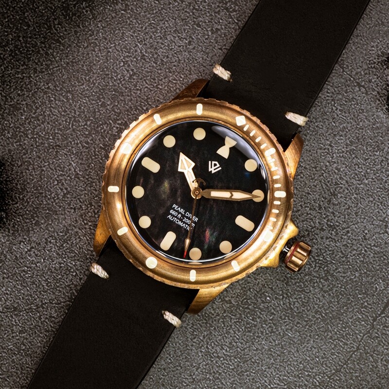 Pearl Diver Raven MOP no date NH35 date all old radium lume Bronze Wristwatch Lumicast