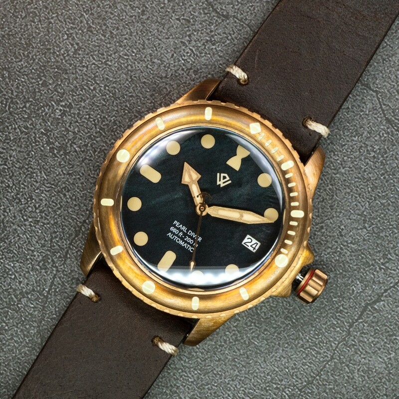 Pearl Diver Raven MOP NH35 white date all old radium lume Bronze Wristwatch Lumicast