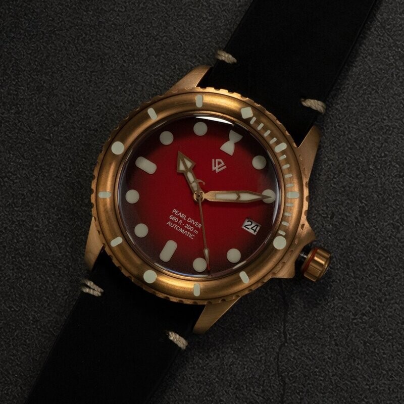 Cardinal NH35A white date C3 lume Version Bronze Pearl Diver LE