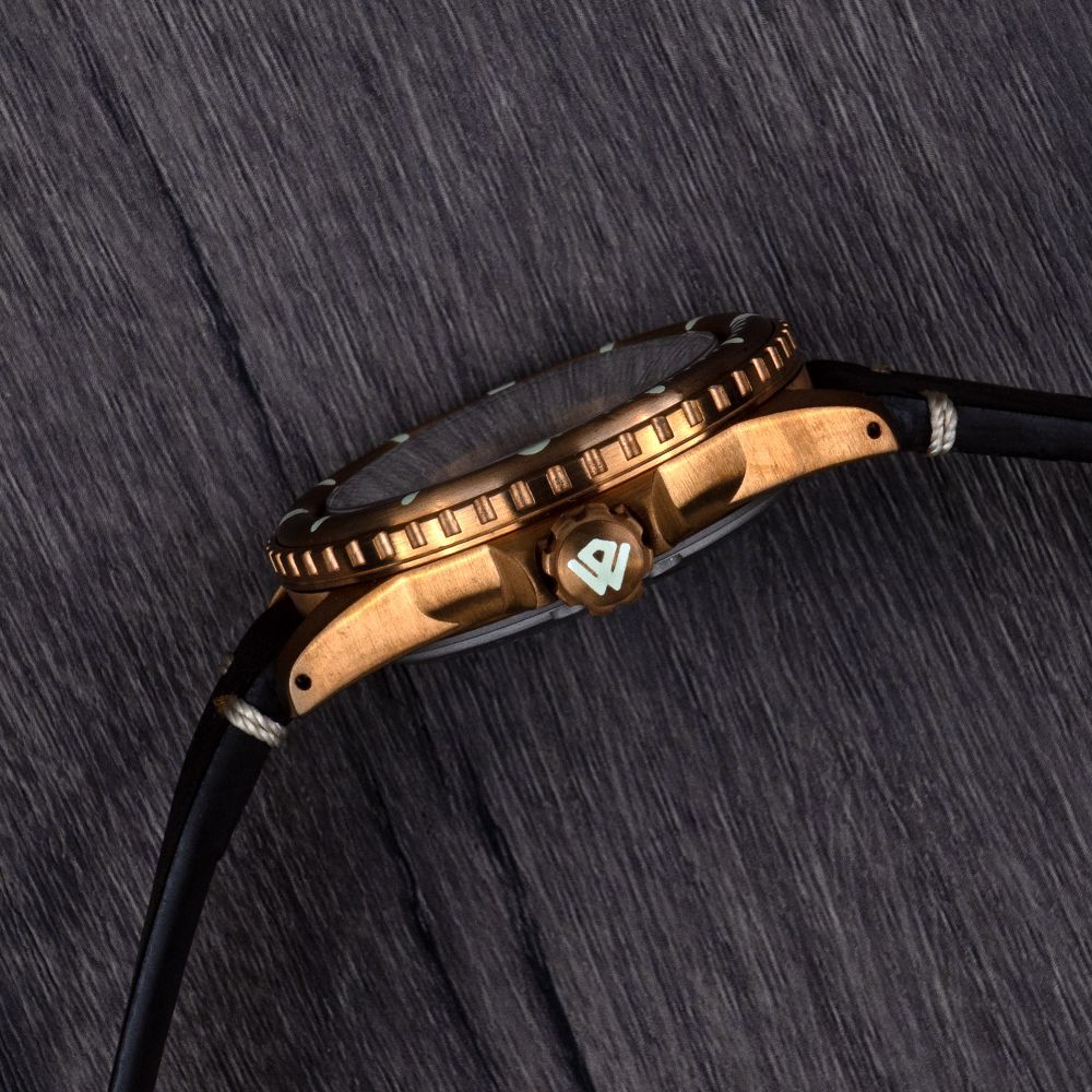 Bronze Pearl Diver “Phoenix” 40 mm | Swiss STP1-11 – Wicked