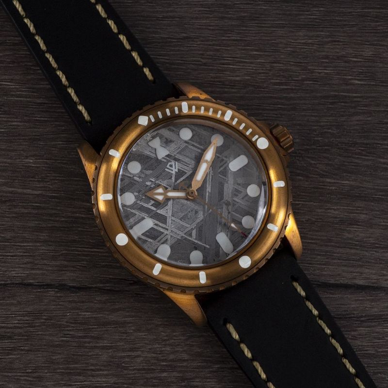 Aletai Meteorite no date BGW9 lume Version Bronze Pearl Diver LE