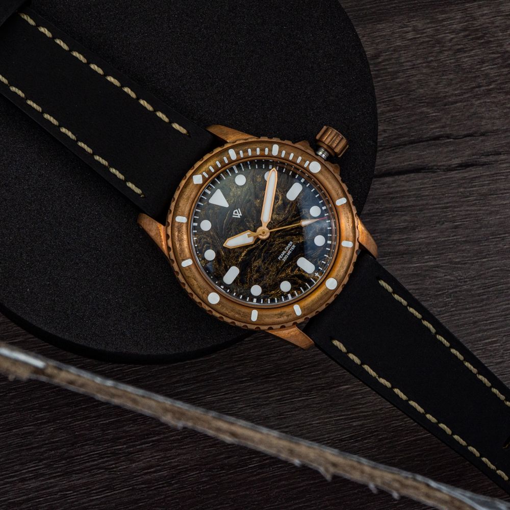 Swiss-Made Bronze PEARL DIVER — Phoenix (Swiss Super-LumiNova C3 Grade X2 ef, No-date) – 40 mm, 200 m