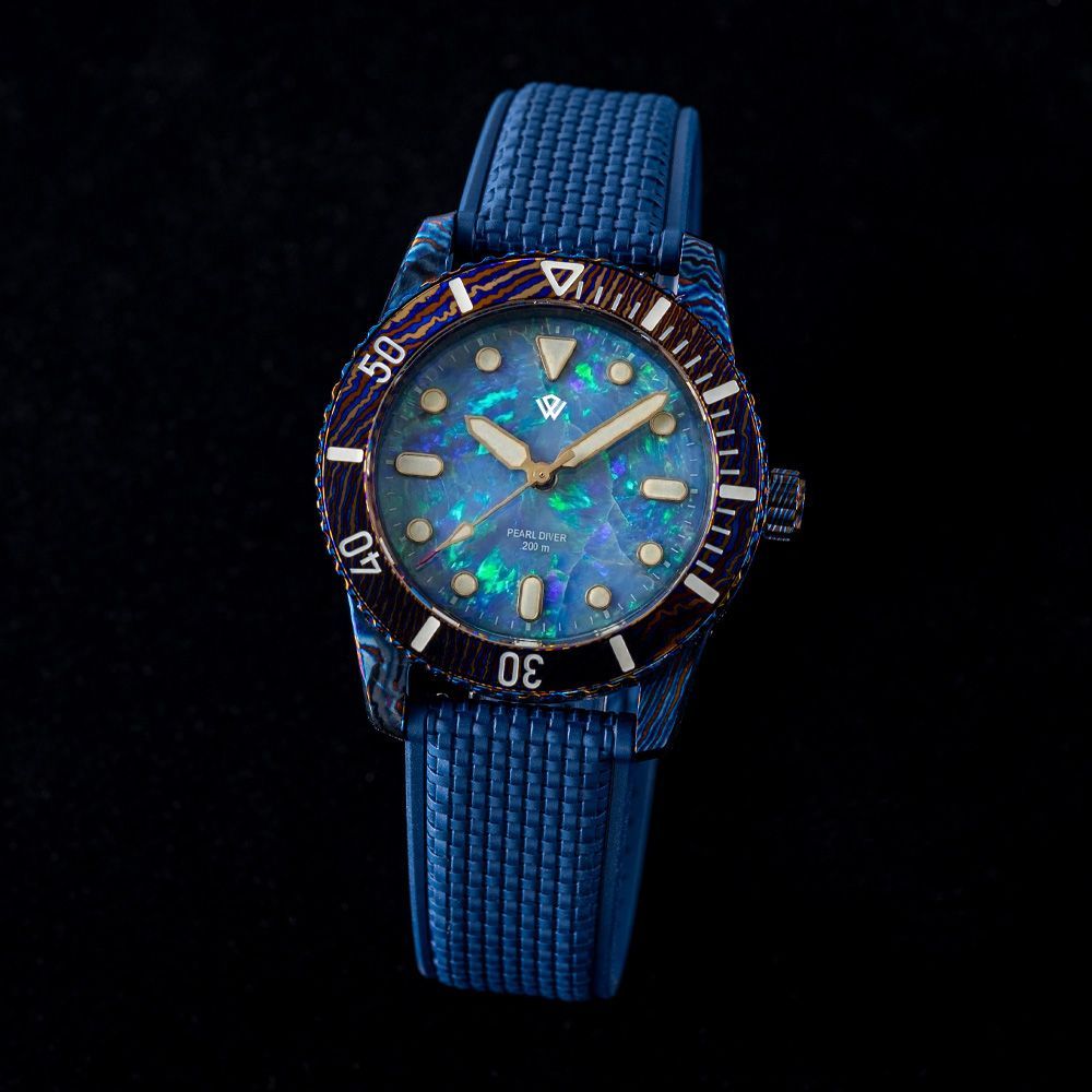Full Timascus Pearl Diver V2 - Light Blue Opal (39 mm, 200 m)