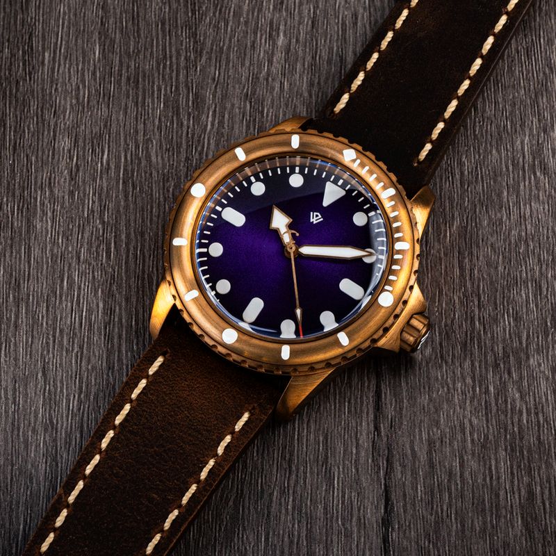 Bronze PEARL DIVER — Purple (BGW9 Grade A ef, NH38A No-date) – 40 mm, 200 m