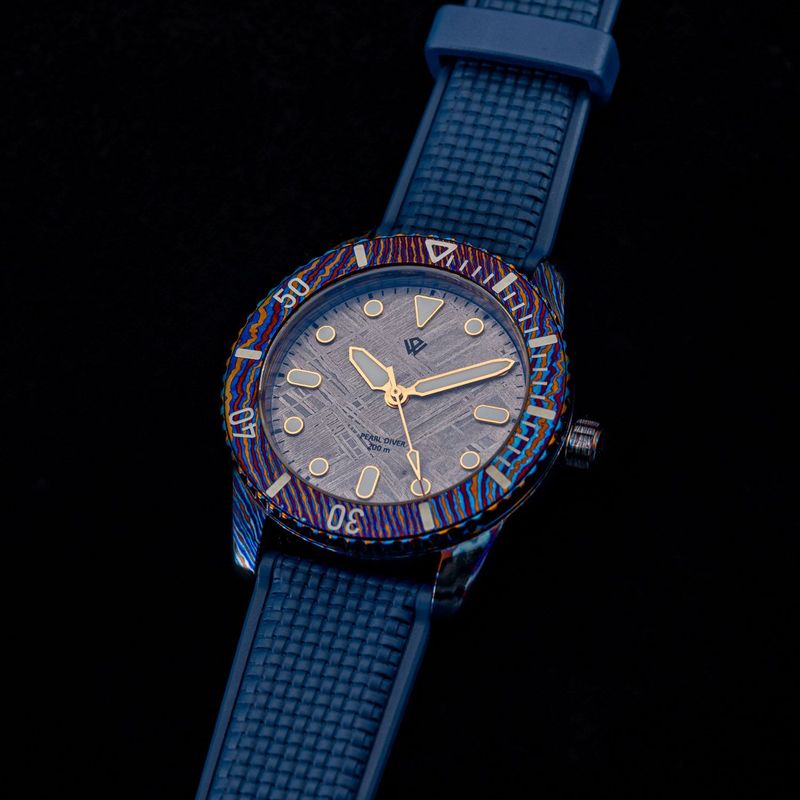 Timascus Pearl Diver V2 - Meteorite (39 mm, 200 m)