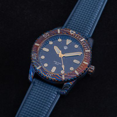 Timascus Pearl Diver V2 - Dark Blue Aventurine (39 mm, 200 m)