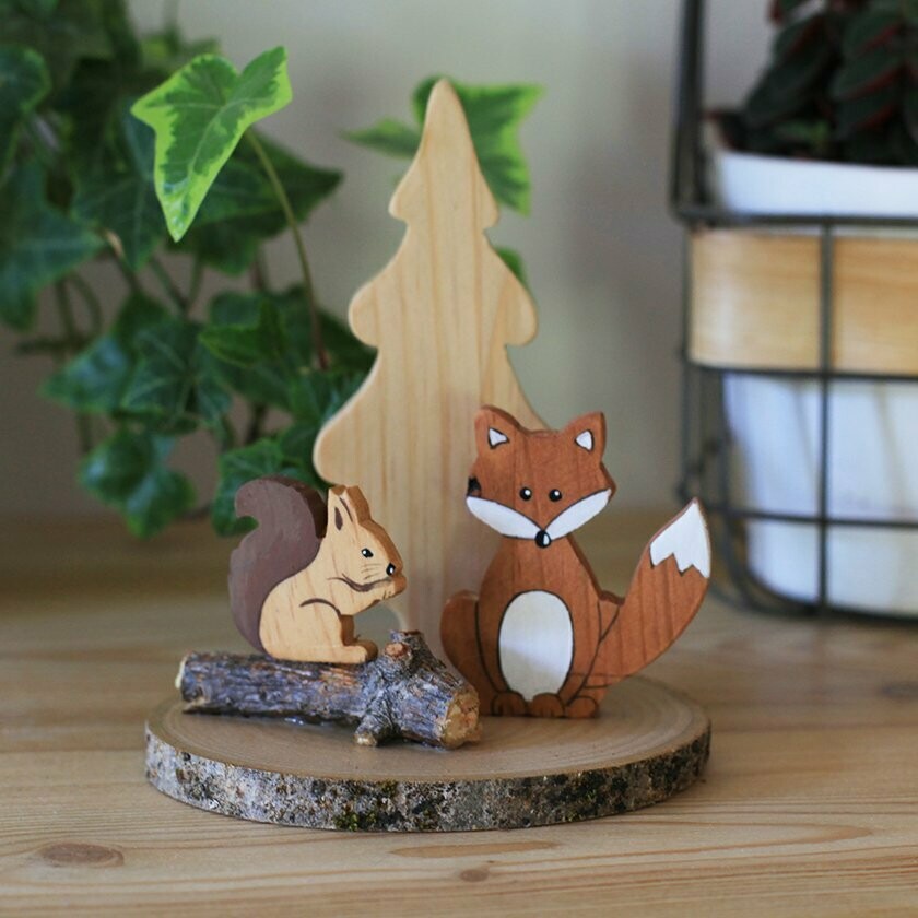 Miniature Renard et Ecureuil Miniature Renard et Ecureuil