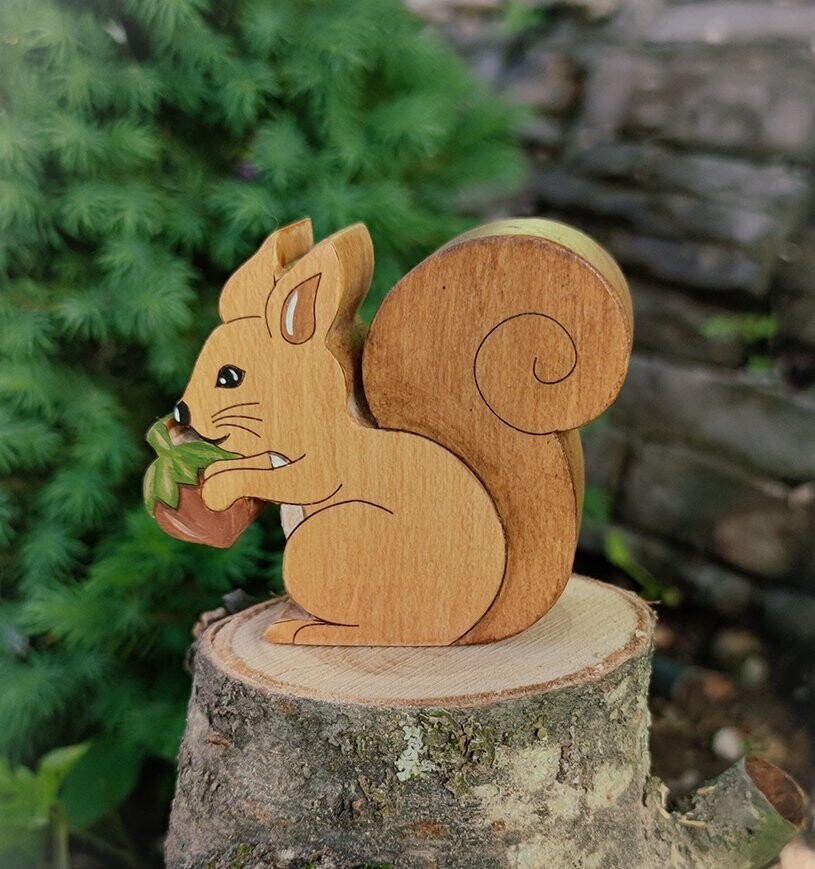 Ecureuil noisette à poser