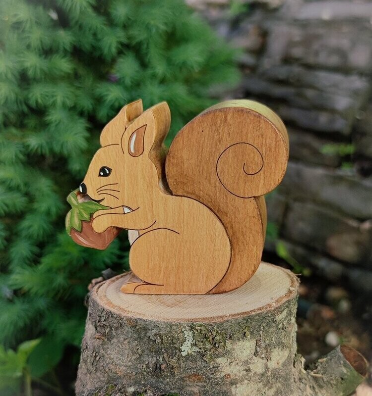 Ecureuil noisette à poser
