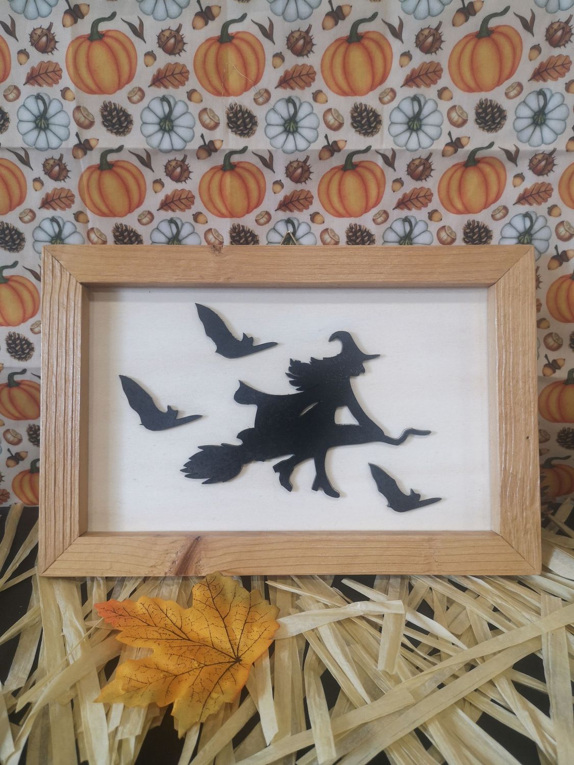 Cadre décoratif Sorcière sur son balai magique + chauve souris