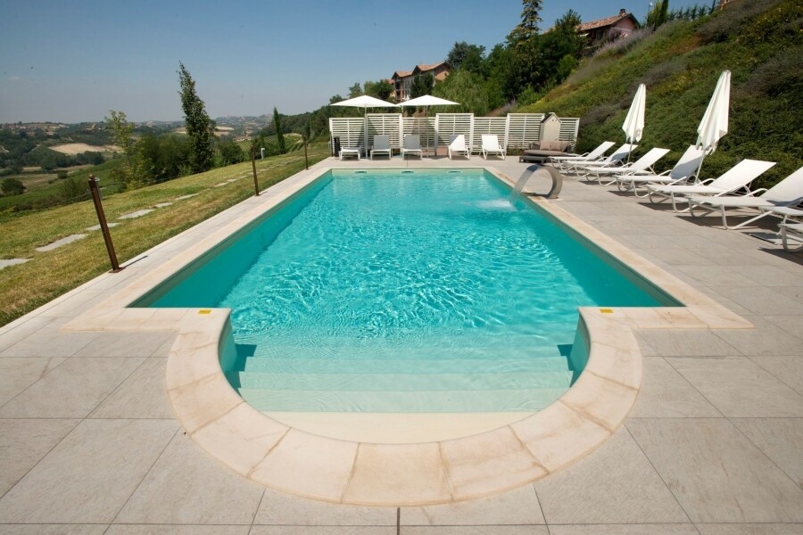 Kit piscina in CASSERI con SCALA ROMANA