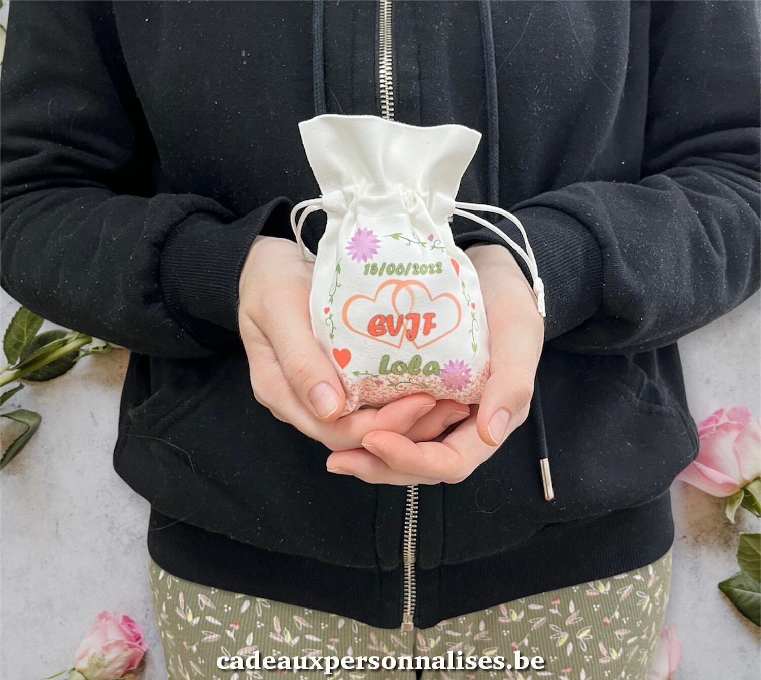 Pochon EVJF fleurs personnalisable, Choisissez votre modèle: Thème cœurs roses