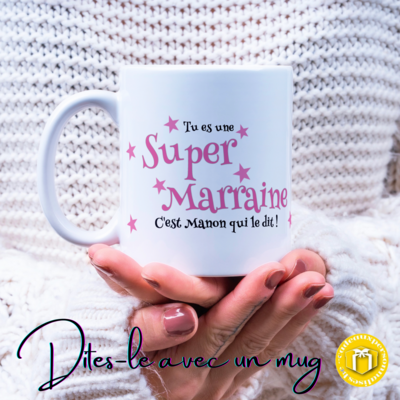 Mug super marraine personnalisable avec un prénom en porcelaine blanche.