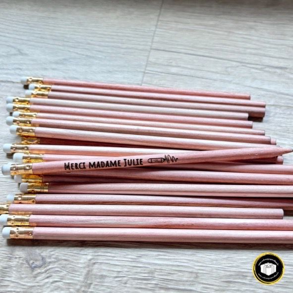 Grand crayon en bois merci madame