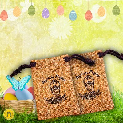 Petit pochon en tissu avec cordons de serrages personnalisable pour Pâques. Dimensions 8 x 11 cm.