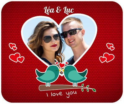 Tapis de souris pour les amoureux Tapis de souris couple d'amoureux personnalisable avec les prénoms.