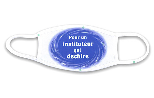 Masque pour un instituteur qui déchire