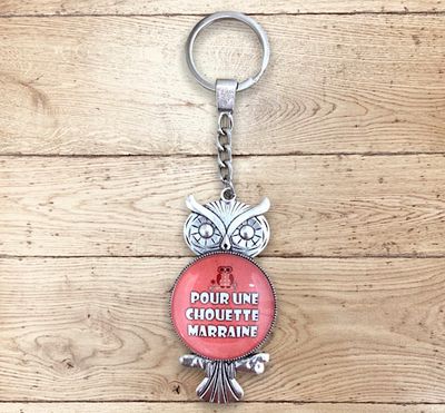 Porte-clefs cabochon pour une chouette marraine Porte-clefs cabochon pour une chouette marraine