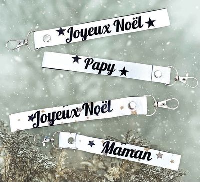 Porte-clefs en tissu joyeux noël personnalisable Porte-clés en tissu sur le thème de Noël personnalisable sur les deux faces avec votre texte.