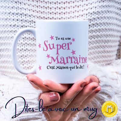Mug personnalisé super marraine Mug super marraine personnalisable avec un prénom en porcelaine blanche.
