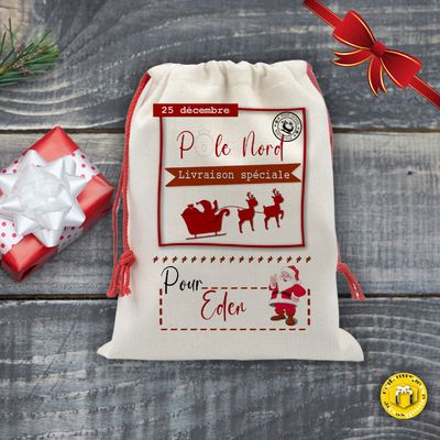 Grand sac de Noël ou hotte de Noël pour les enfants. A placer sous le sapin. Ce sac est personnalisable avec votre texte.