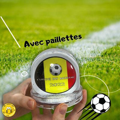 Boule à neige football avec drapeau