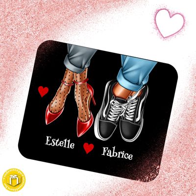 Tapis de souris couple à personnaliser. Choisissez les chaussures qui vous ressemblent.