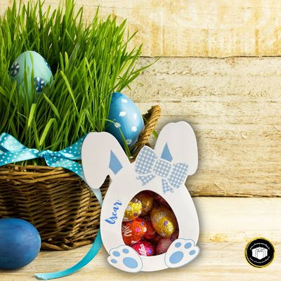 Boîte œufs de Pâques à personnaliser Boîte en carton pour œufs de Pâques en forme de lapin bleu personnalisable avec un prénom.