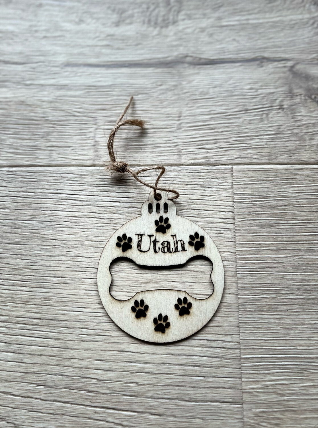 Boule de Noël personnalisée pour chien ou chat en bois, Choisissez le modèle: Boule avec l'os