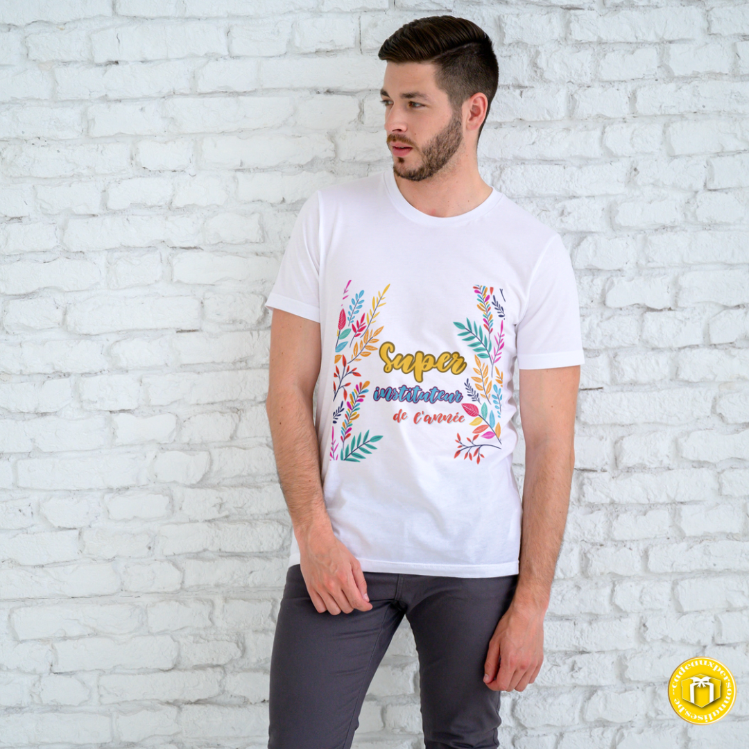 T-shirt super instituteur de l'année à offrir pour la fin de l'année scolaire.