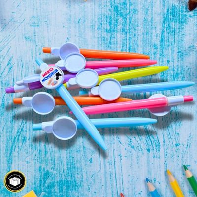 Stylo colorés pour enseignant personnalisé avec le texte merci monsieur sur le thème de l'école.