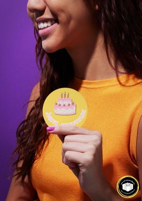12 étiquettes cadeaux joyeux anniversaire jaune. 10,80€