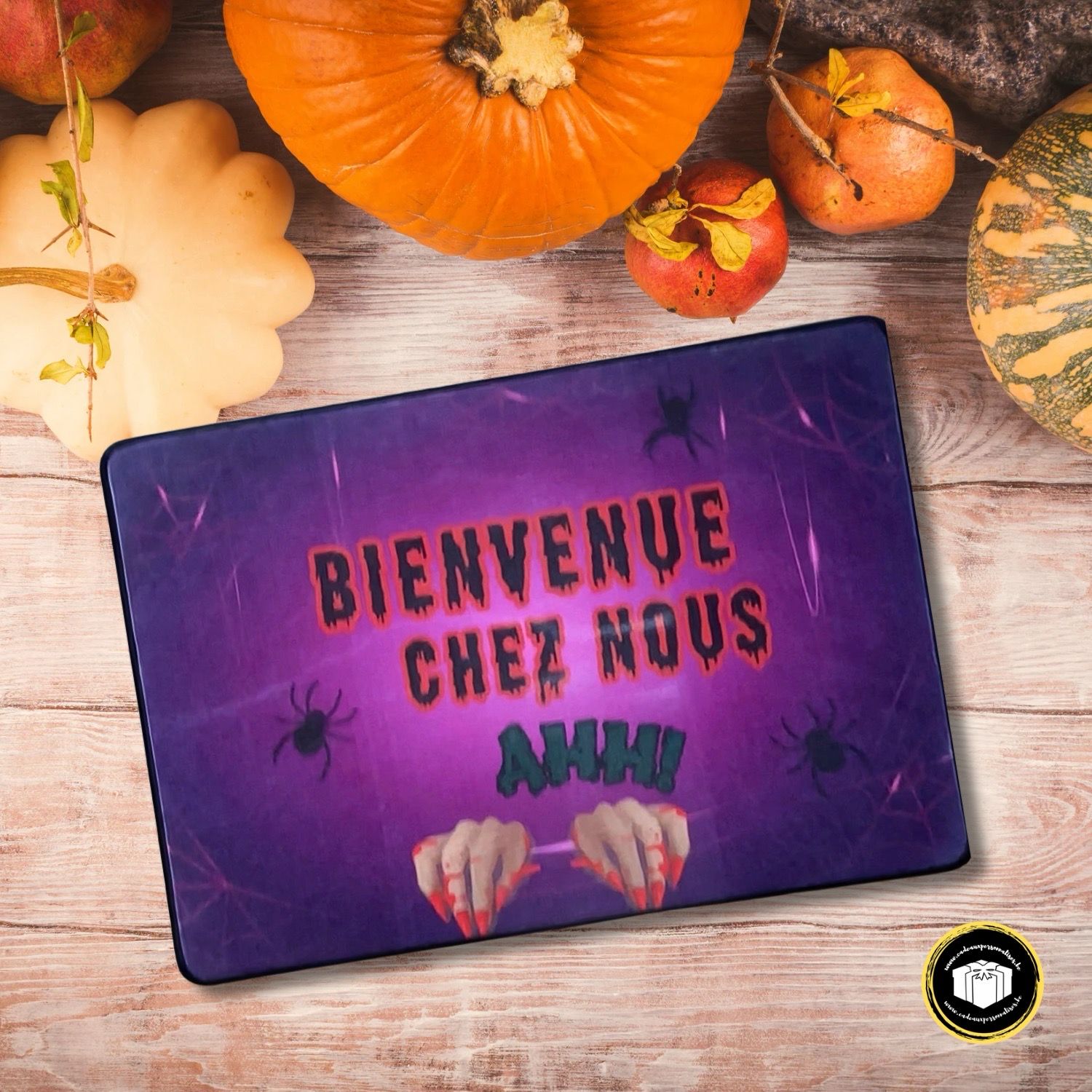 Paillasson personnalisé sur le thème d'Halloween avec le texte Bienvenue chez nous. Pour intérieur et extérieur. 40 x 28 cm