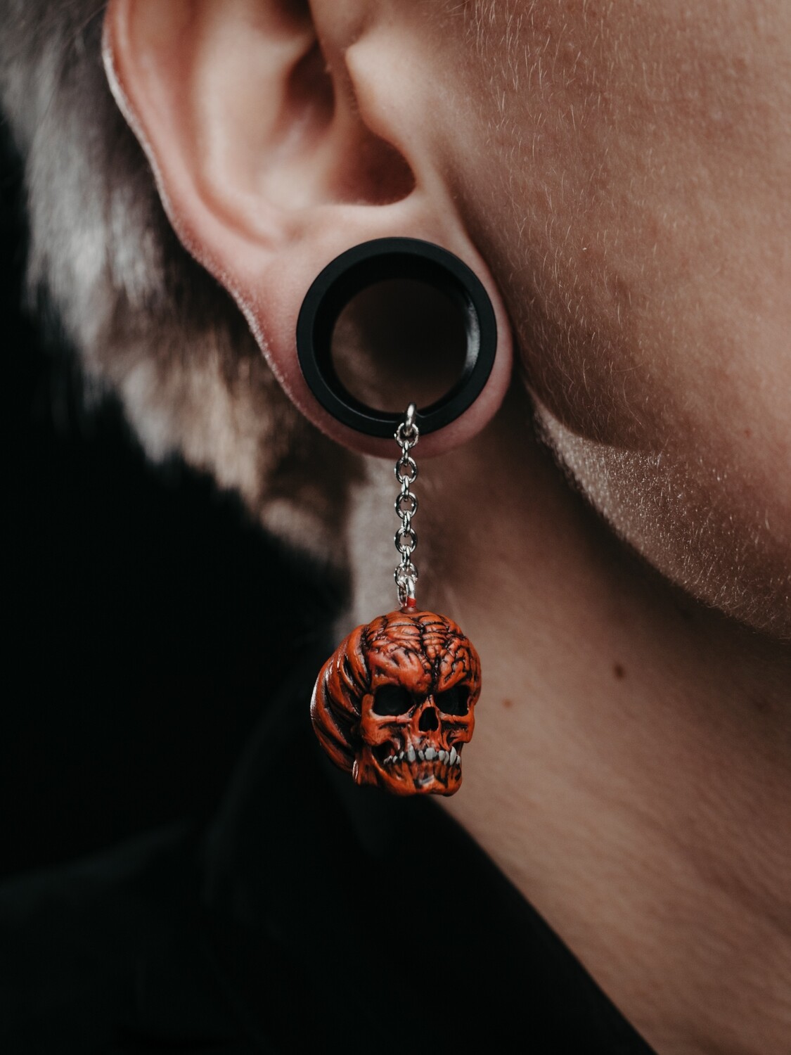 Tunnels with dangle Pumpkin Skull - Double Flared
