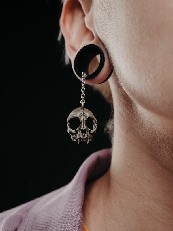 Tunnels with dangle Cat Skull - Double Flared