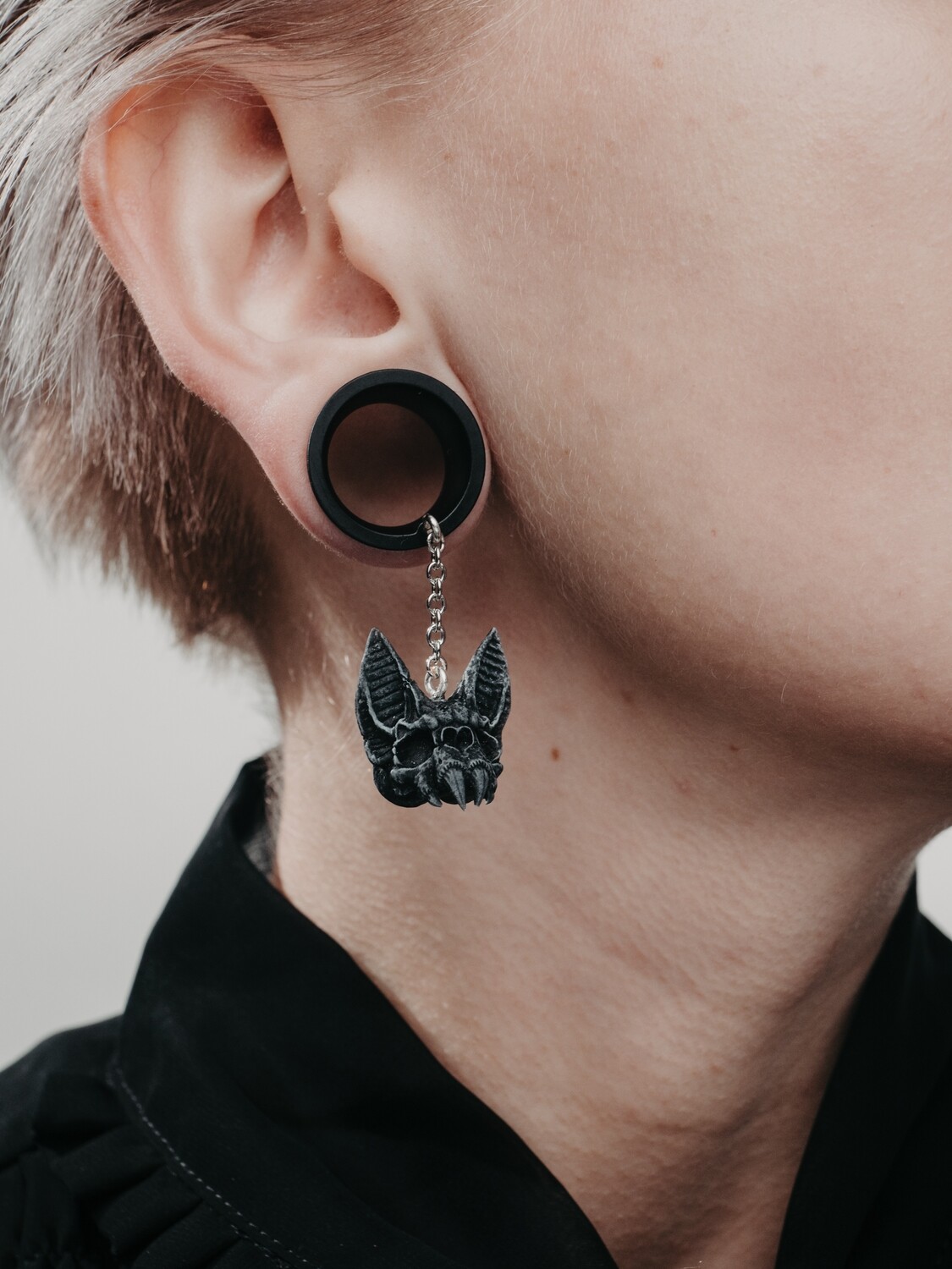 Tunnels with dangle Bat Skull - Double Flared Tunnels with dangle Bat Skull - Double Flared