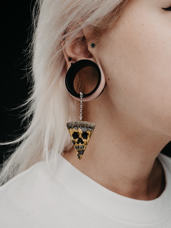 Tunnels with dangle Pizza Skull - Double Flared