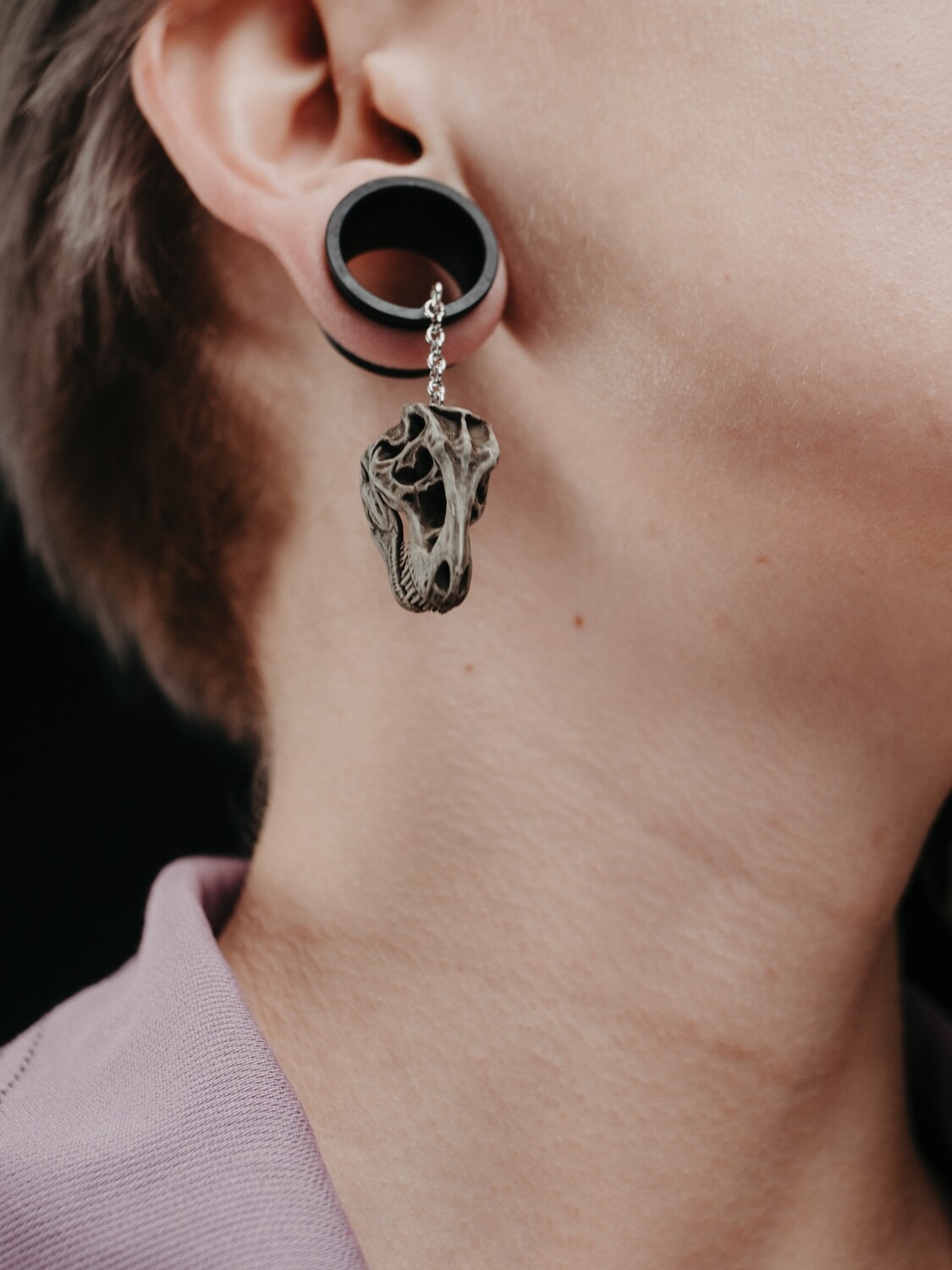 Tunnels with dangle T-Rex Skull - Double Flared Tunnels with dangle T-Rex Skull - Double Flared