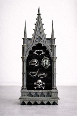 Gothic Arch - Ring Display Gothic Arch - Ring Display