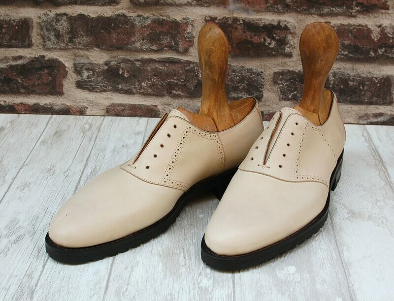 Saddle Oxford