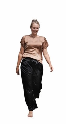 Top - JOHANNA - satijnlook camel Top - JOHANNA - satijnlook camel