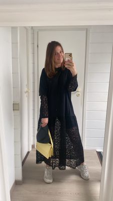 Lange jurk met kant- LACY - zwart