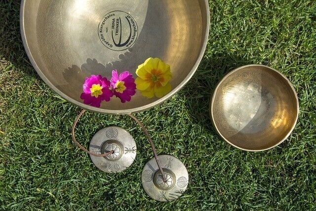 VIP Goldene Tibetische Klangschale - VIP Golden Tibetan Singing Bowl  - Ekaterina Fedosova -  HANDBUCH IN DEUTSCHER SPRACHE