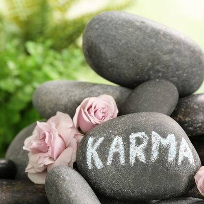 SELBST - KARMISCHER ENERGIE - VERSTÄRKER - Jalu Wasonoadi SELBST - KARMISCHER ENERGIE - VERSTÄRKER - Jalu Wasonoadi